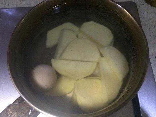 土豆和瓜一起吃,营养互补的美食探索